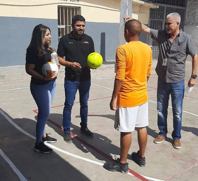 Lleva gobierno municipal convivencia y deporte a internos del CERESO