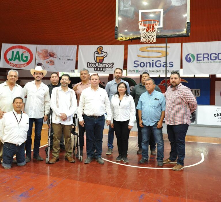 ENTREGA CECOP A MUNICIPIO OBRA DE REHABILITACIÓN DE BAÑOS DEL GIMNASIO MUNICIPAL