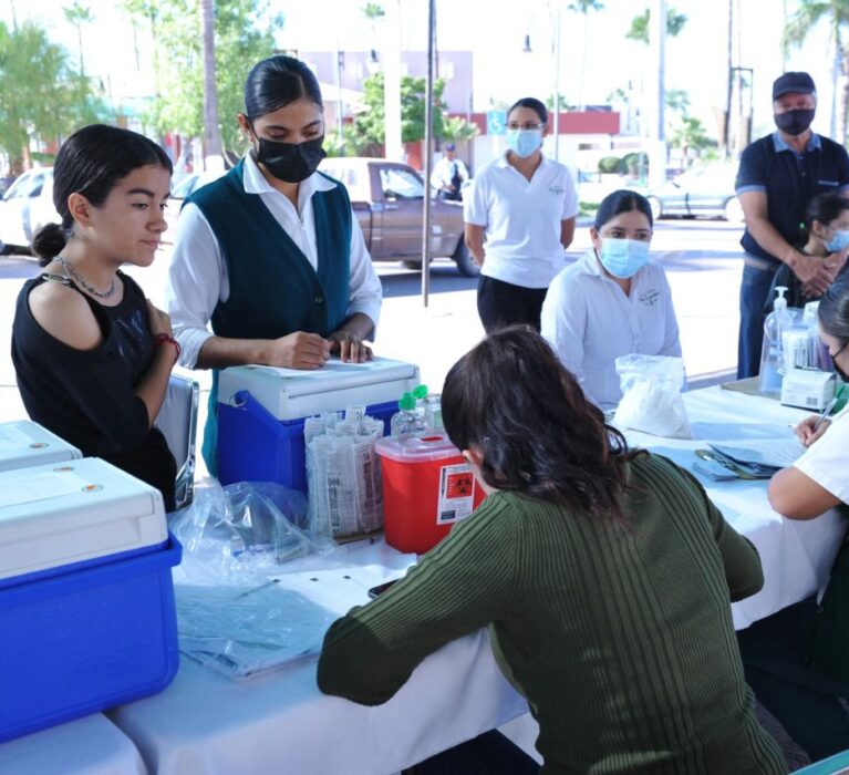SUMAN MÁS DE 1,300 VACUNADOS CONTRA INFLUENZA EN JORNADAS DE SALUD MUNICIPAL-IMSS