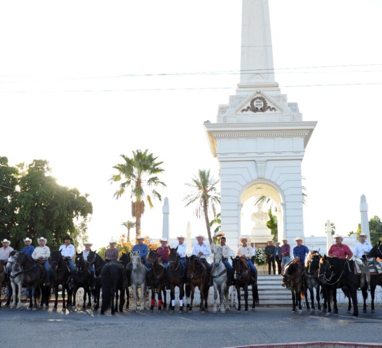 RECIBEN EN NAVOJOA CABALGATA EN HONOR A ÁLVARO OBREGÓN