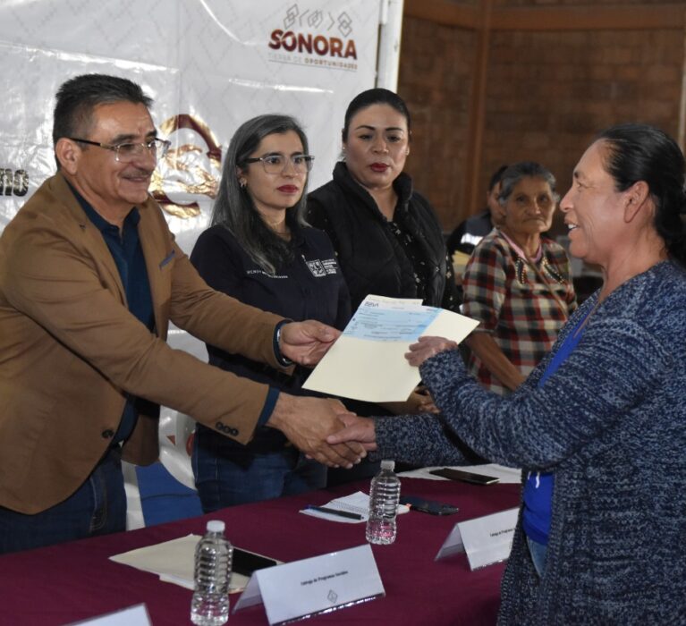 RECIBEN 431 NAVOJOENSES APOYOS DE SEDESON