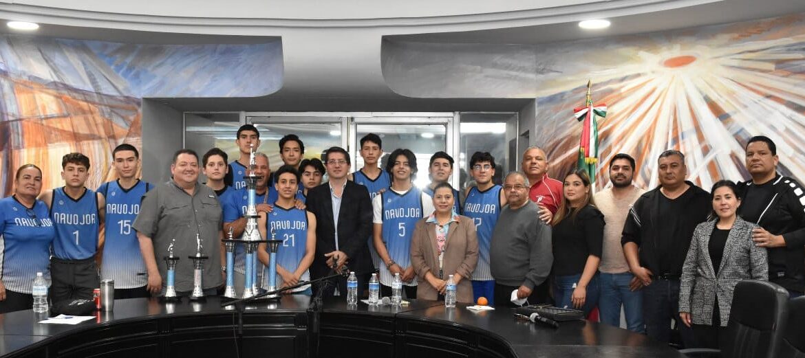 RECIBE JORGE ELÍAS A JÓVENES BASQUETBOLISTAS CAMPEONES