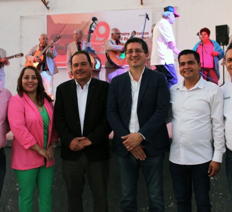 CELEBRA JORGE ELÍAS CON MAESTROS EL 79 ANIVERSARIO DEL SNTE