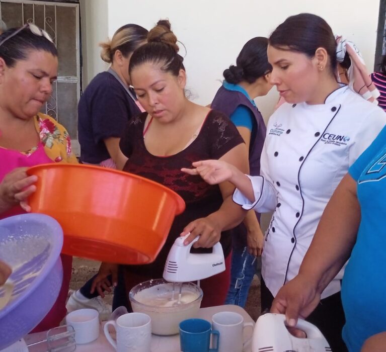 IMPARTE INSTITUTO DE LA MUJER MÁS TALLERES PRODUCTIVOS