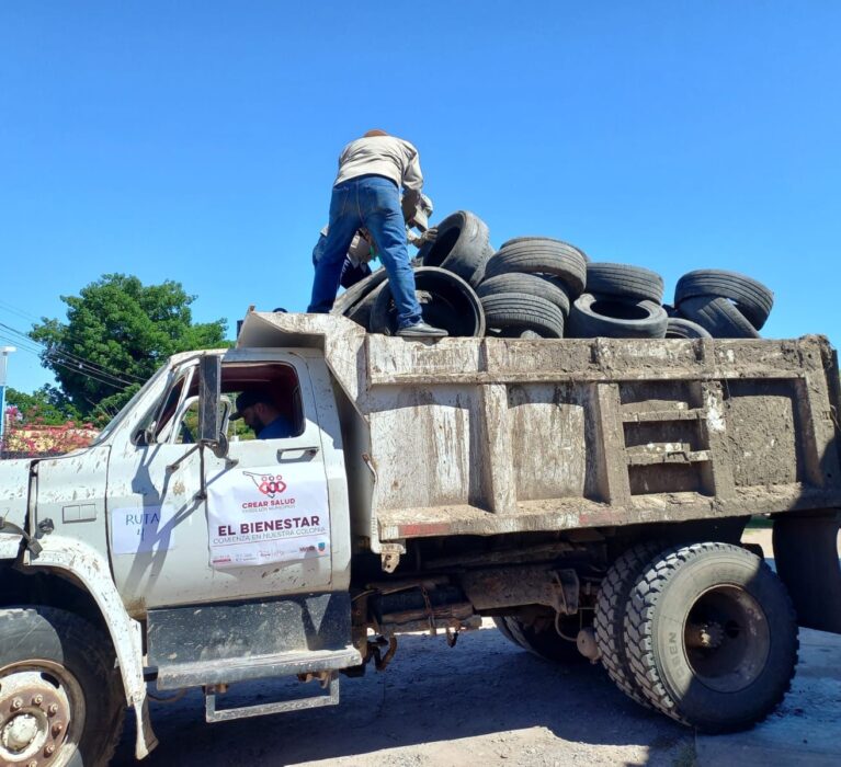 SACAN NAVOJOENSES DE SUS PATIOS OTRAS 11 TONELADAS DE CACHARROS