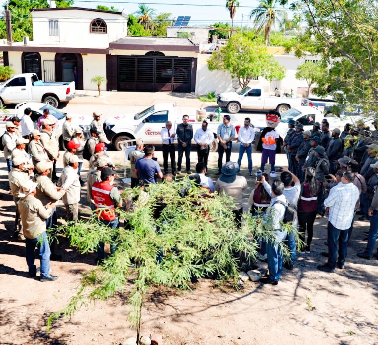 ENCABEZA ELÍAS RETES BANDERAZO A SEGUNDA JORNADA NACIONAL CONTRA EL DENGUE
