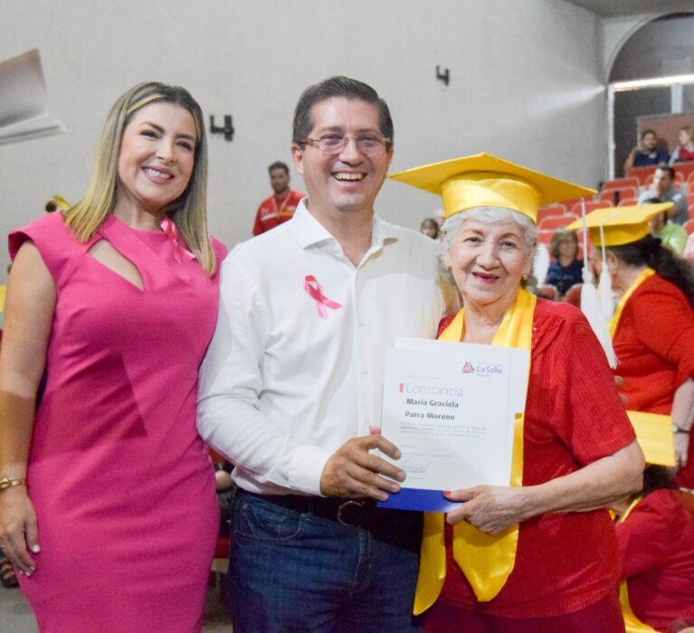 GRADUACIÓN DE ADULTOS MAYORES DEL CURSO “HABILIDADES DIGITALES”