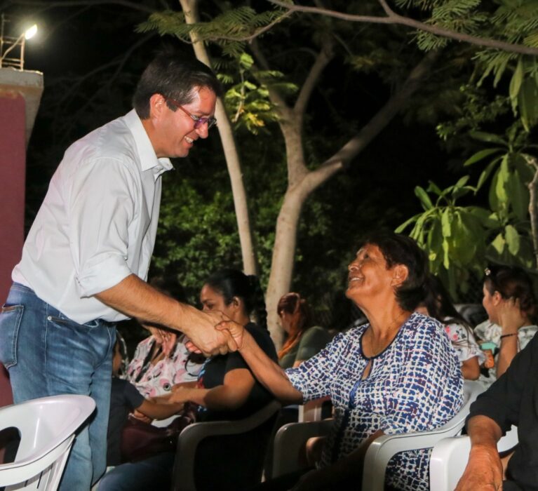 ATIENDE ALCALDE DE NAVOJOA A VECINOS DE CUATRO COLONIAS