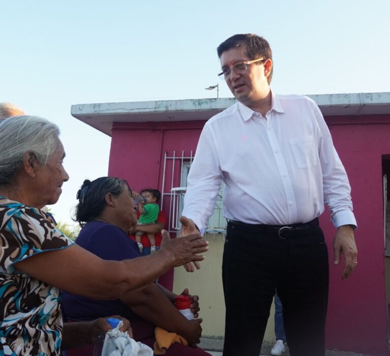 MANTIENE ALCALDE JORGE ALBERTO ELIAS RETES DIALOGO DIRECTO CON LA COMUNIDAD