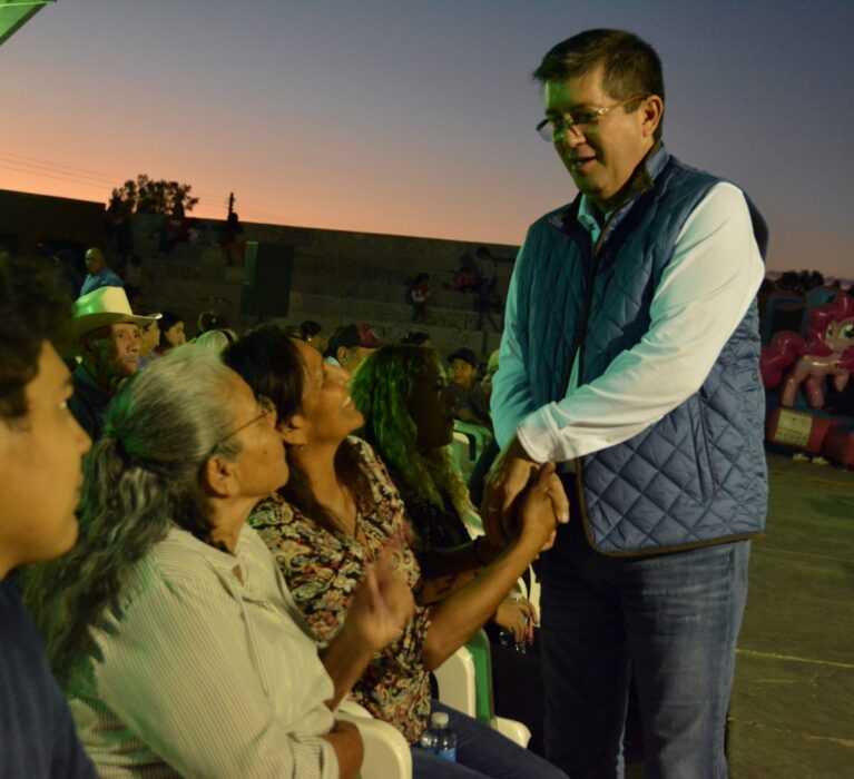 VECINOS DE PUEBLO MAYO EXPONEN NECESIDADES ANTE ALCALDE JORGE ALBERTO ELIAS RETES