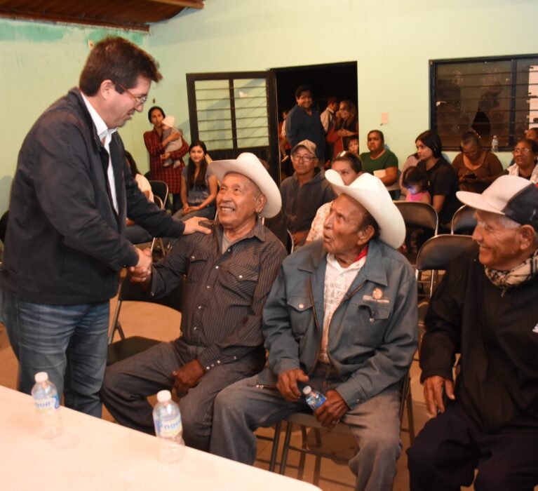 HABITANTES DEL EJIDO GUADALUPE VICTORIA ACUERDAN TRABAJAR COORDINADAMENTE CON MUNICIPIO PARA RESOLVER LOS REZAGOS