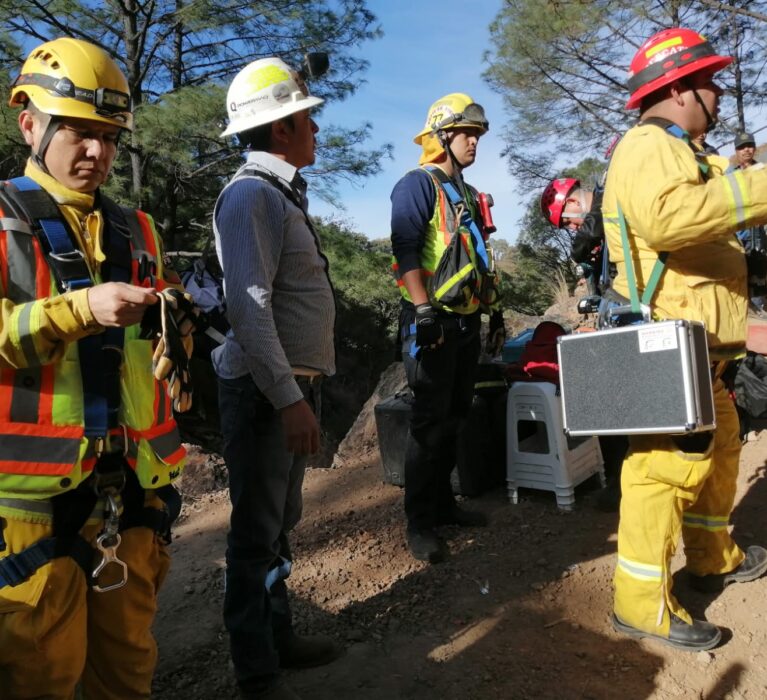 AUXILIA PROTECCIÓN CIVIL NAVOJOA EN CONTINGENCIA DE MINA EN CHIHUAHUA
