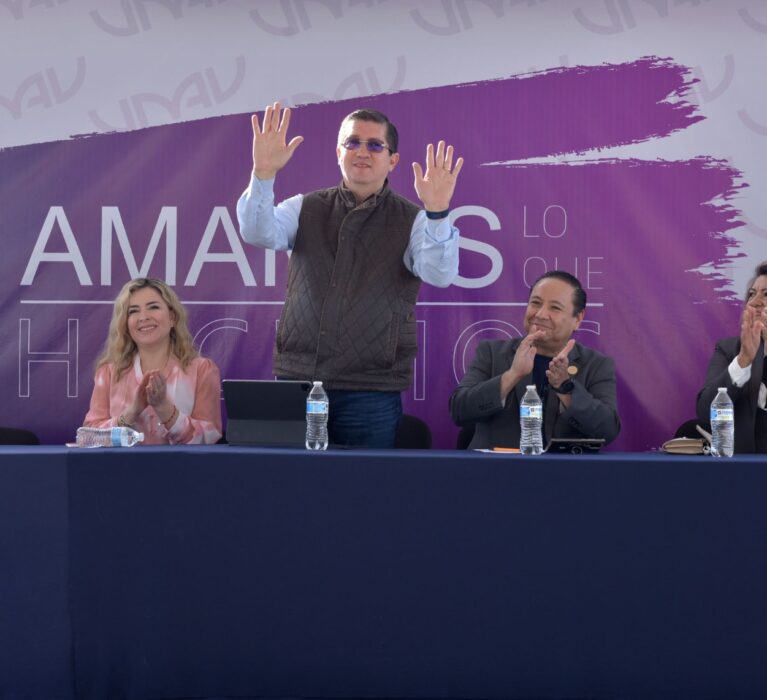 REFRENDA ELÍAS RETES ESPÍRITU DE SERVICIO EN BRIGADA MÉDICA “AMAMOS LO QUE HACEMOS”