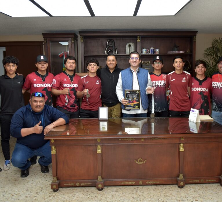 “ESTAMOS MUY ORGULLOSOS DE NUESTROS CAMPEONES”: ELÍAS RETES A JÓVENES SOFTBOLISTAS