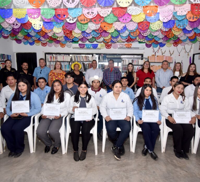 FORMA CENTRO INDÍGENA “YOLEM TEKIA” A 16 PROMOTORES CULTURALES