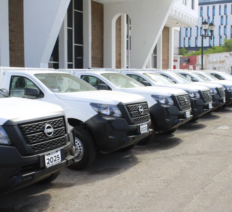 DOTAN A DEPENDENCIAS DE 22 CAMIONETAS PARA MEJORA EN SERVICIOS A LOS NAVOJOENSES