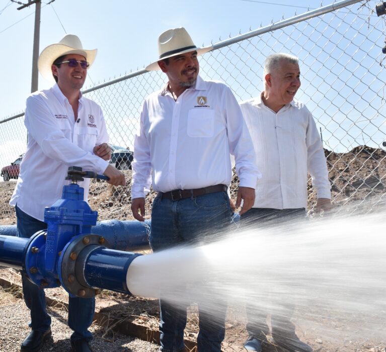 ¡MÁS AGUA PARA EL ORIENTE¡: ELÍAS RETES PONE EN FUNCIONAMIENTO NUEVO POZO