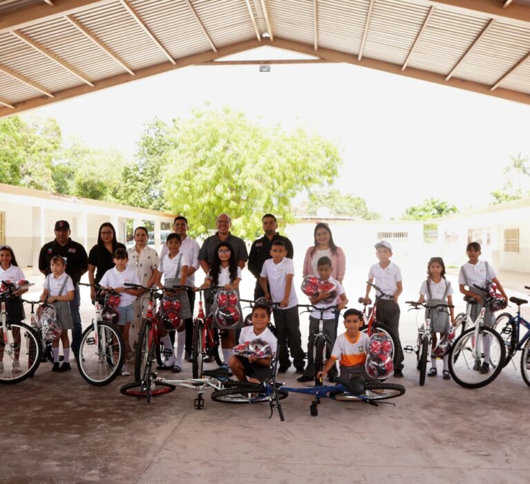 CON BICICLETAS Y CONTENTOS TERMINAN NIÑOS CAMPAMENTO DEL CENTRO DE BIENESTAR JUVENIL
