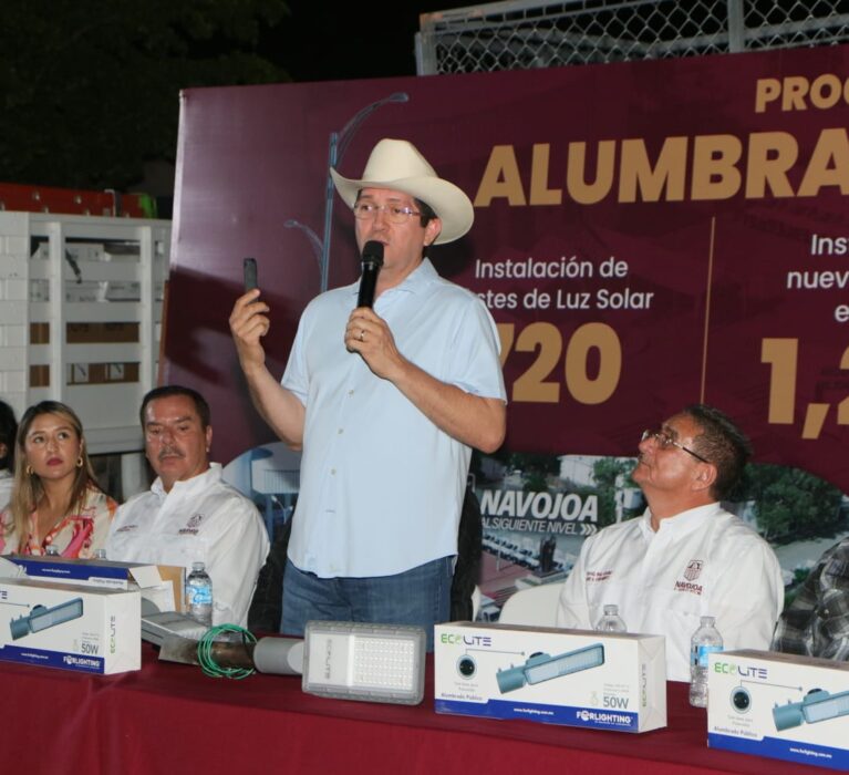 ARRANCA ELÍAS RETES EJEMPLAR PROGRAMA DE ILUMINACIÓN A NAVOJOA