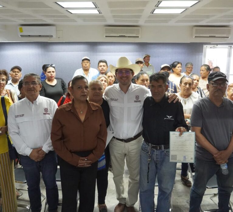 ¡RECIBEN NAVOJOENSES ACTAS DE NACIMIENTO CORREGIDAS Y GRATUITAS!