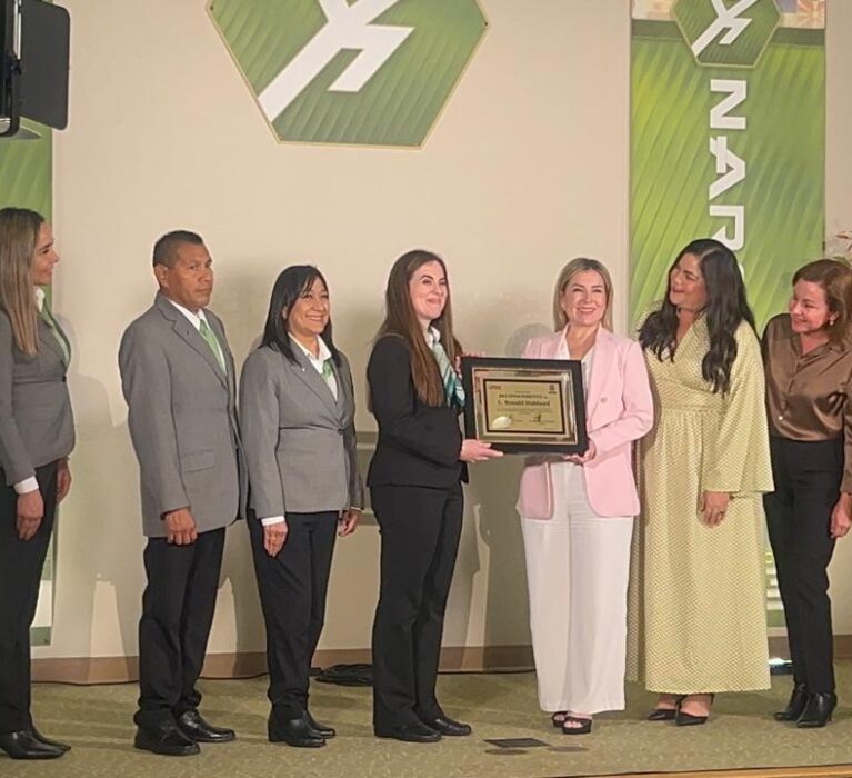 DIF Navojoa entrega reconocimiento a Narconon Internacional en Oklahoma