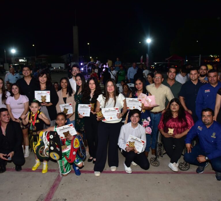RECONOCEN TALENTO DE 15 NAVOJOENSES CON EL PREMIO MUNICIPAL DE LA JUVENTUD 2025