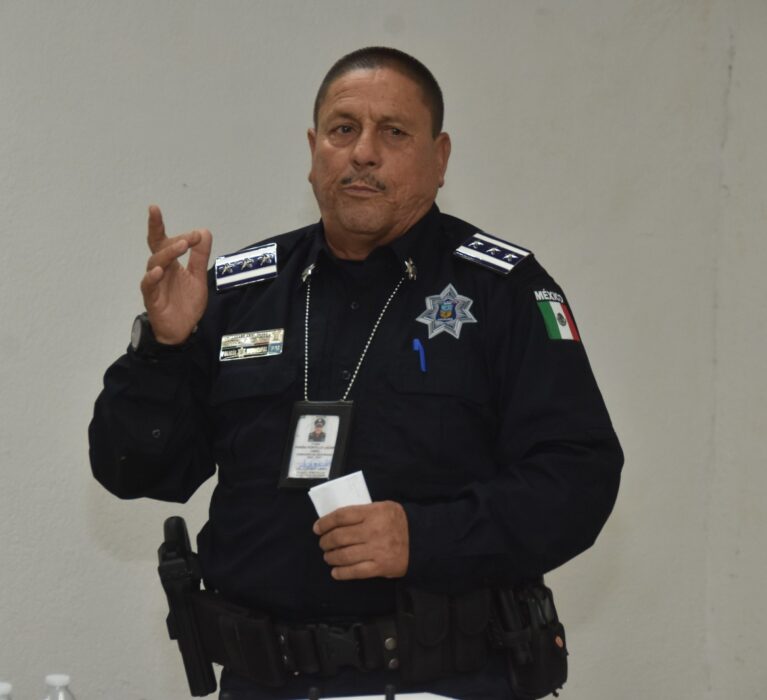 ESTARÁN PANTEONES BIEN VIGILADOS CON UN CENTENAR DE POLICÍAS MUNICIPALES