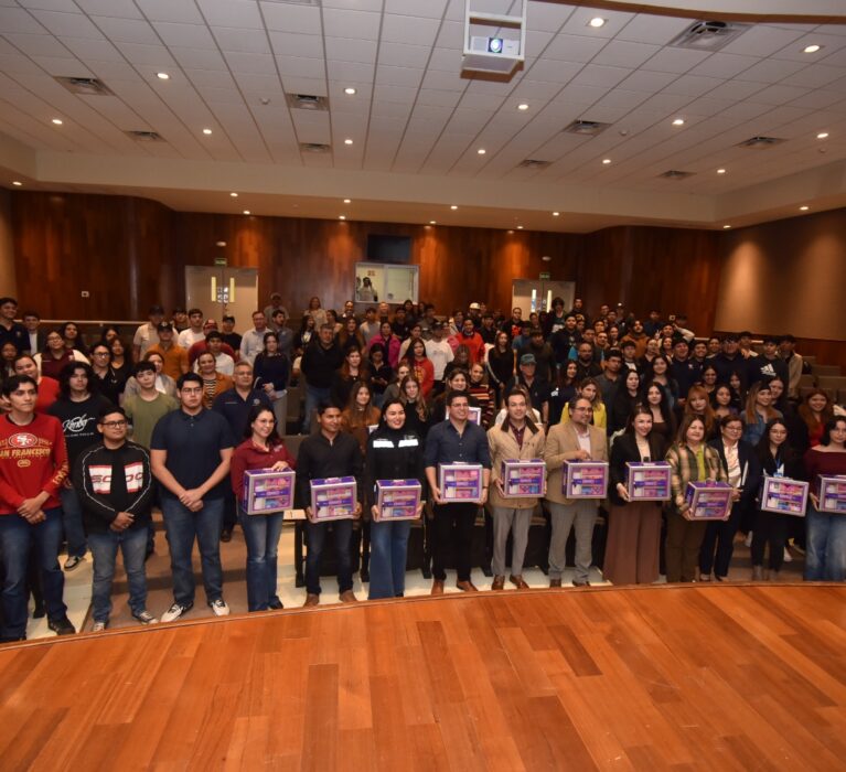 ENTREGA INSTITUTO SONORENSE DE LA JUVENTUD APOYOS DE “BIENESTAR MENSTRUAL” EN NAVOJOA