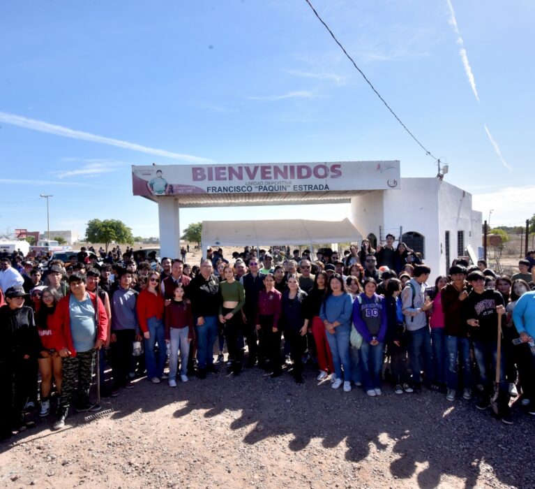 REALIZAN MEGA LIMPIEZA EN LA UNIDAD DEPORTIVA “PAQUÍN” ESTRADA