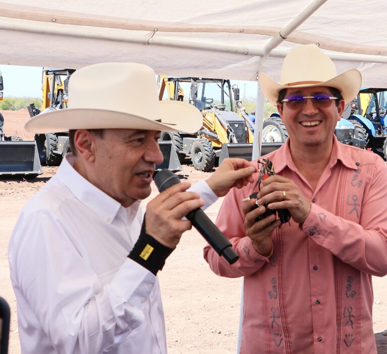 RECIBE NAVOJOA MAQUINARIA CON INVERSIÓN DE MÁS DE 16 MILLONES POR PARTE DEL GOBERNADOR DURAZO