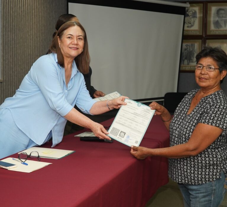 TIENEN ACTAS LEGAMENTE REGULARIZADAS CON APOYO DEL GOBIERNO MUNICIPAL