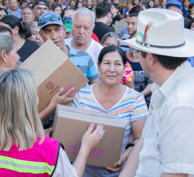 CON GRAN ÉXITO OFRECE DIF NAVOJOA SEGUNDA FERIA DE SERVICIOS