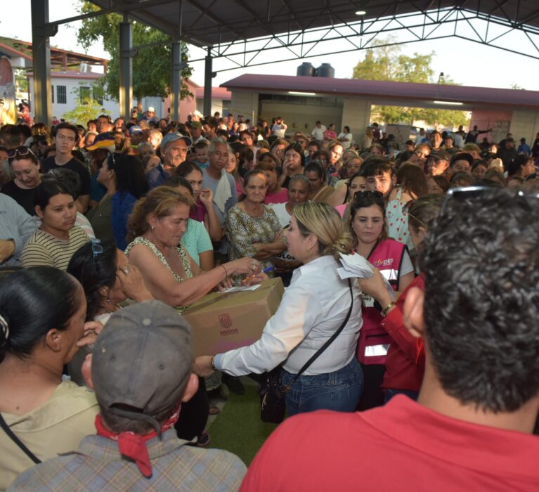 DE NUEVO LLEVA DIF NAVOJOA EXITOSA FERIA DE SERVICIOS A LOS NAVOJOENSES