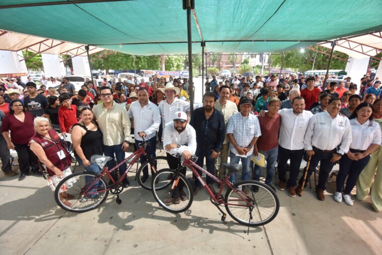 RECIBEN NAVOJOENSES APOYOS DEL PROGRAMA “EN BICI”