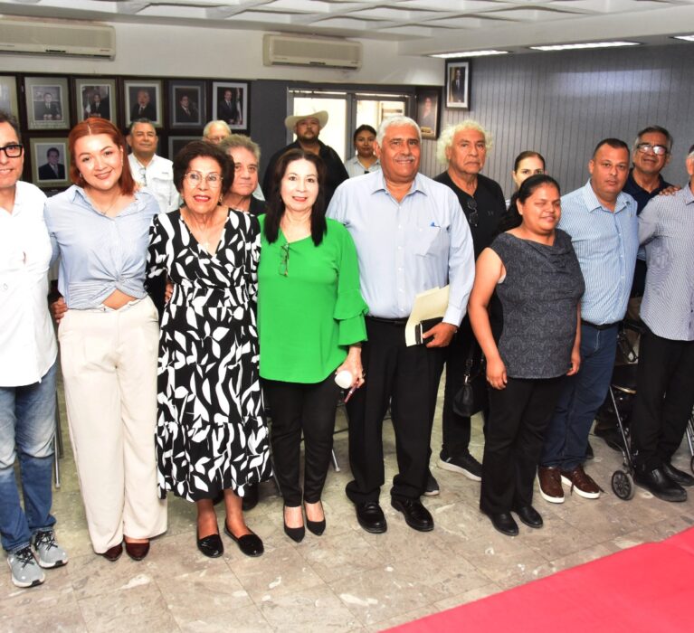 RECONOCE AYUNTAMIENTO TRAYECTORIA Y APORTE DE LOCUTORES RADIOFÓNICOS